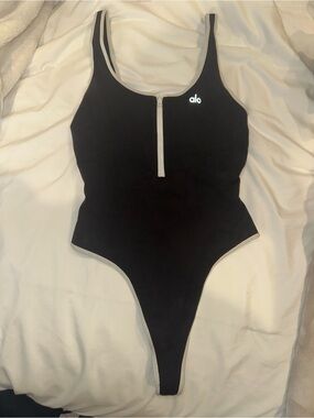 ALO Yoga Women’s Black Zipper Leotard with Contrast Trim
